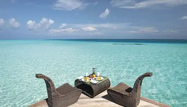 Constance Moofushi Resort