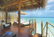 Constance Moofushi Resort