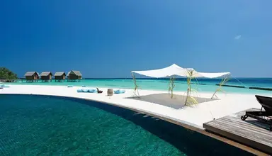 Constance Moofushi Resort