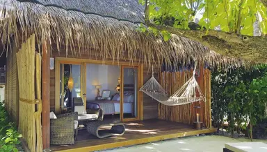 Constance Moofushi Resort