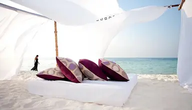 Constance Moofushi Resort
