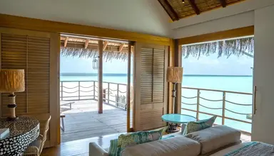 Constance Moofushi Resort