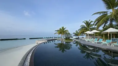 Constance Moofushi Resort