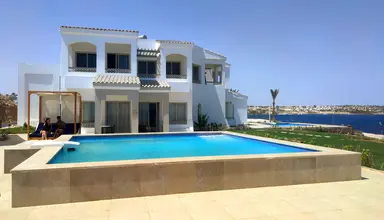 Coral Beach Tiran