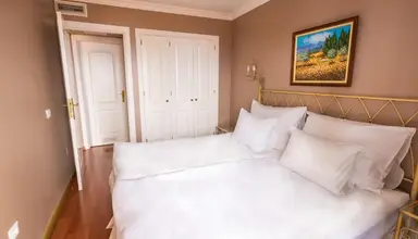 Coral La Quinta Park Suites