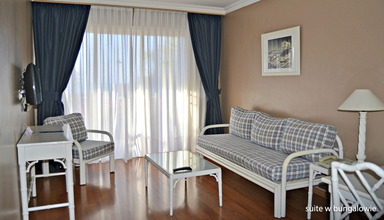 Coral La Quinta Park Suites