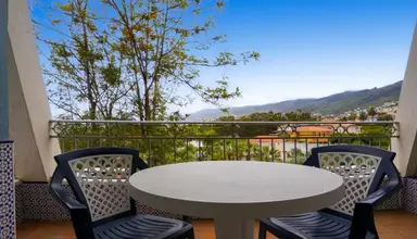 Coral La Quinta Park Suites