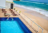 Coral Rock by Bansei