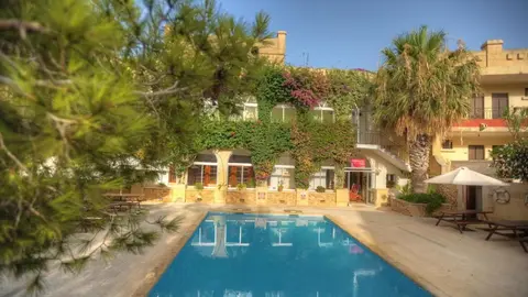 Hotel Cornucopia