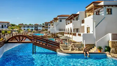Costa Lindia Beach