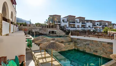 Costa Lindia Beach