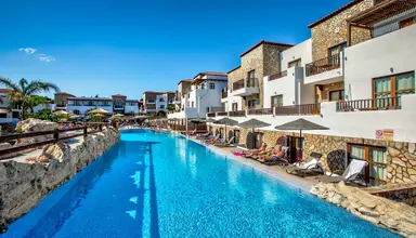 Costa Lindia Beach
