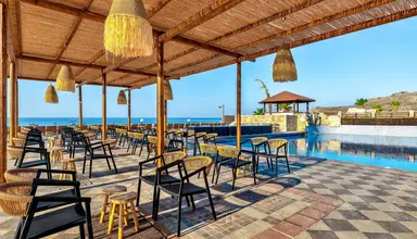 Costa Lindia Beach