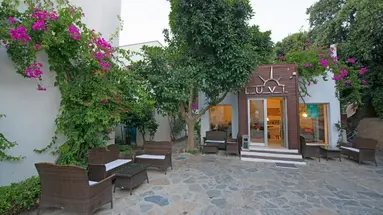 Costa Luvi