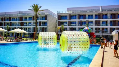Courtyard Long Beach