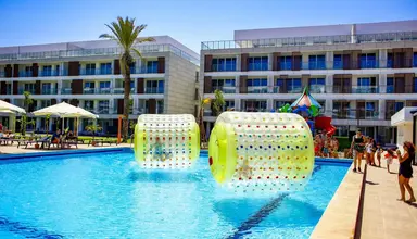 Courtyard Long Beach