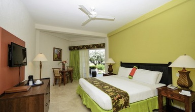 Coyaba Beach Resort (St. George's)