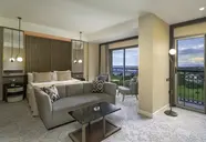 Cratos Premium & Casino