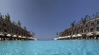 Cratos Premium & Casino