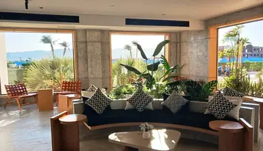 Creek Hotel & Residences