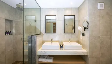 Creek Hotel & Residences