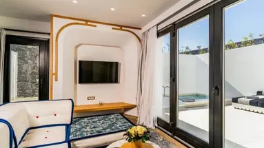 Cresanto Luxury Suites
