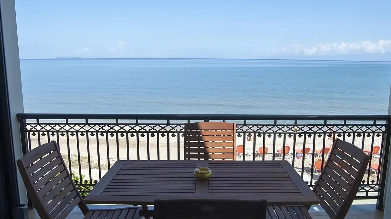Cressida Seaside Apartments