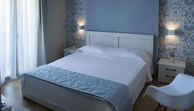 Cressida Seaside Apartments