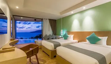 Crest Resort & Pool Villas