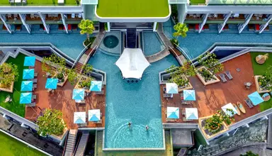 Crest Resort & Pool Villas