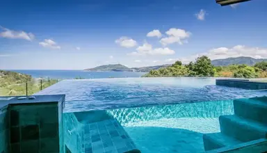 Crest Resort & Pool Villas