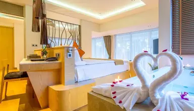Crest Resort & Pool Villas