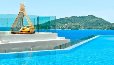 Crest Resort & Pool Villas
