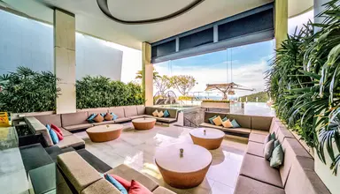 Crest Resort & Pool Villas