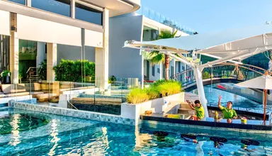 Crest Resort & Pool Villas