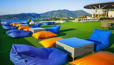 Crest Resort & Pool Villas