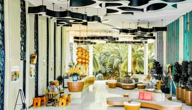 Crest Resort & Pool Villas