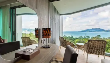 Crest Resort & Pool Villas