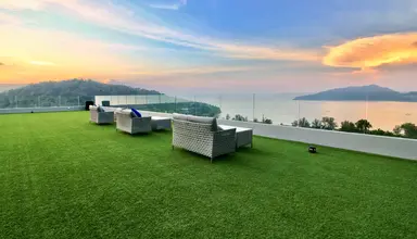 Crest Resort & Pool Villas