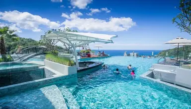 Crest Resort & Pool Villas