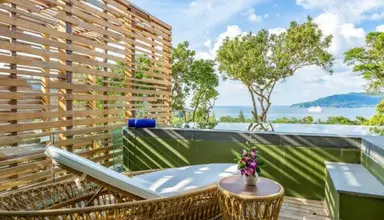 Crest Resort & Pool Villas