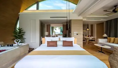 Crest Resort & Pool Villas