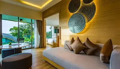 Crest Resort & Pool Villas