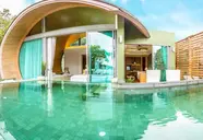 Crest Resort & Pool Villas