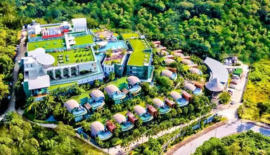 Crest Resort & Pool Villas