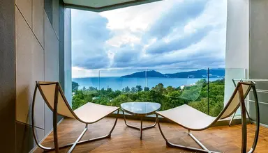 Crest Resort & Pool Villas
