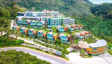 Crest Resort & Pool Villas