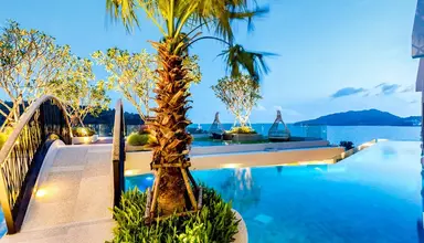 Crest Resort & Pool Villas