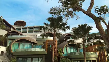 Crest Resort & Pool Villas