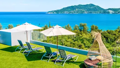 Crest Resort & Pool Villas